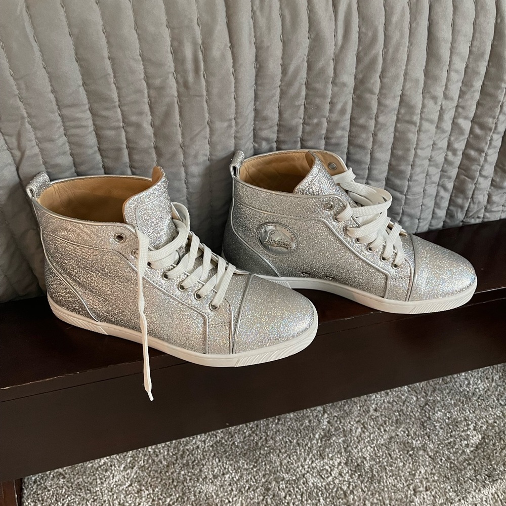 Womens Authentic Christian Louboutin Sneakers